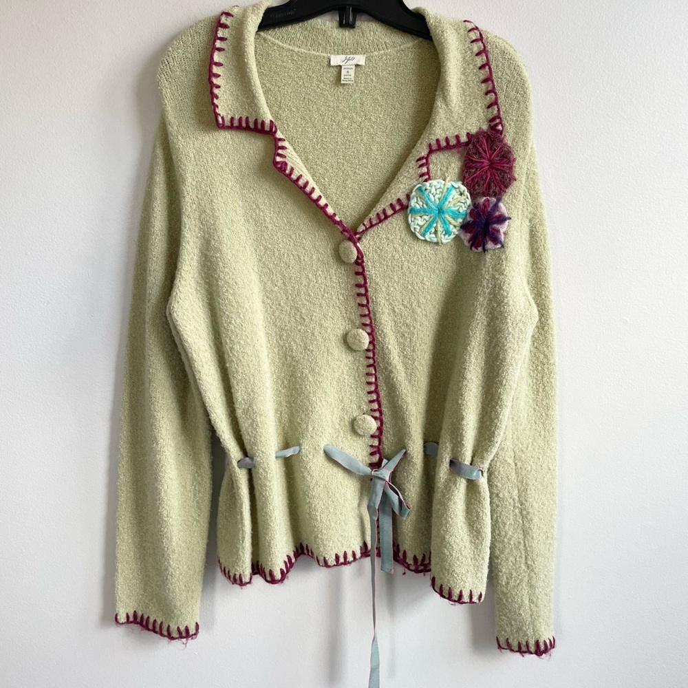 J. JILL GREEN WOOL MOHAIR BLEND SWEATER EMBROIDERED FLOWERS TIE BELT BUTTONS